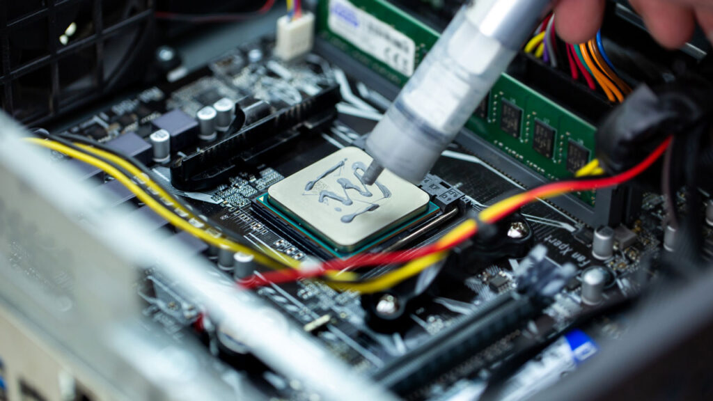 how to apply & clean off thermal paste